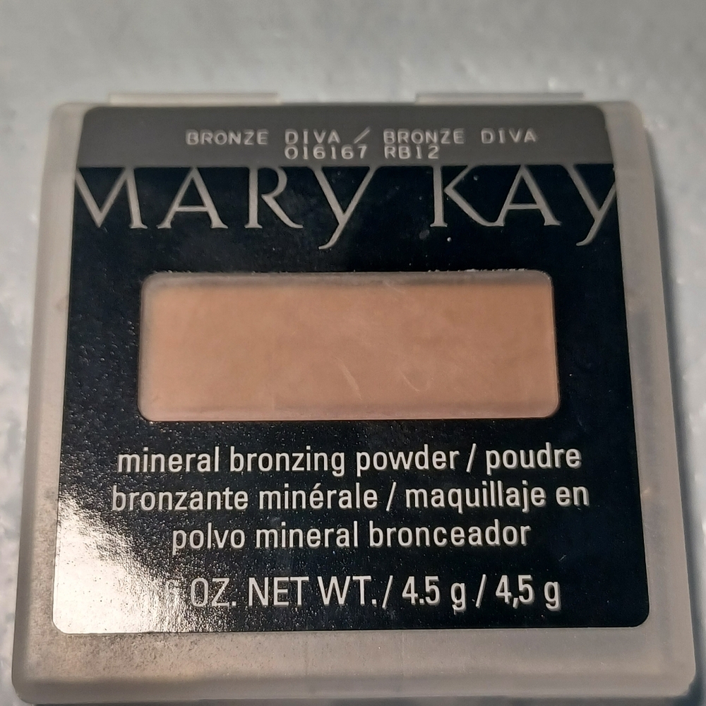 Mary Kay Mineral Bronzing Powder In Bronze Diva - New